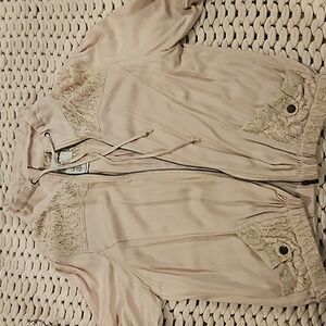 American Rag Juniors quarter sleeve, zip up, beige,  size large